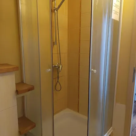 شقة Archa